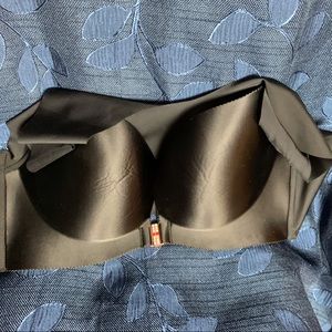 Black front closure bra sz 48/110